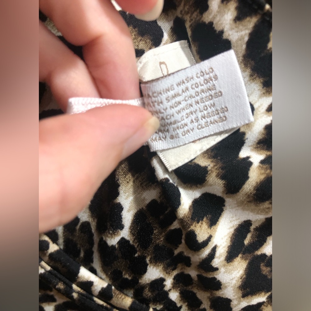 2/$30 Chico’s Leopard Print Scoop Neck Top 3/4 Sleeve Blouse Sz 1 (M) - Picture 6 of 10